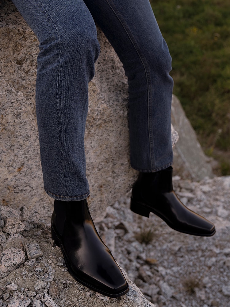 Estro Chelsea Boots #080 [Glossy black]