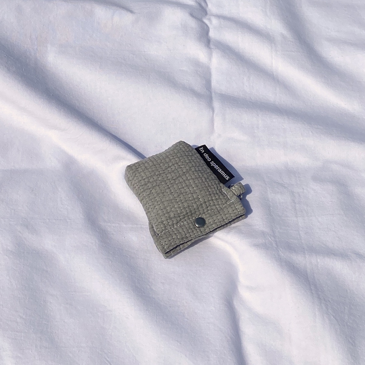 퀼팅 그레이 에어팟 케이스 (Quilting gray airpods case)