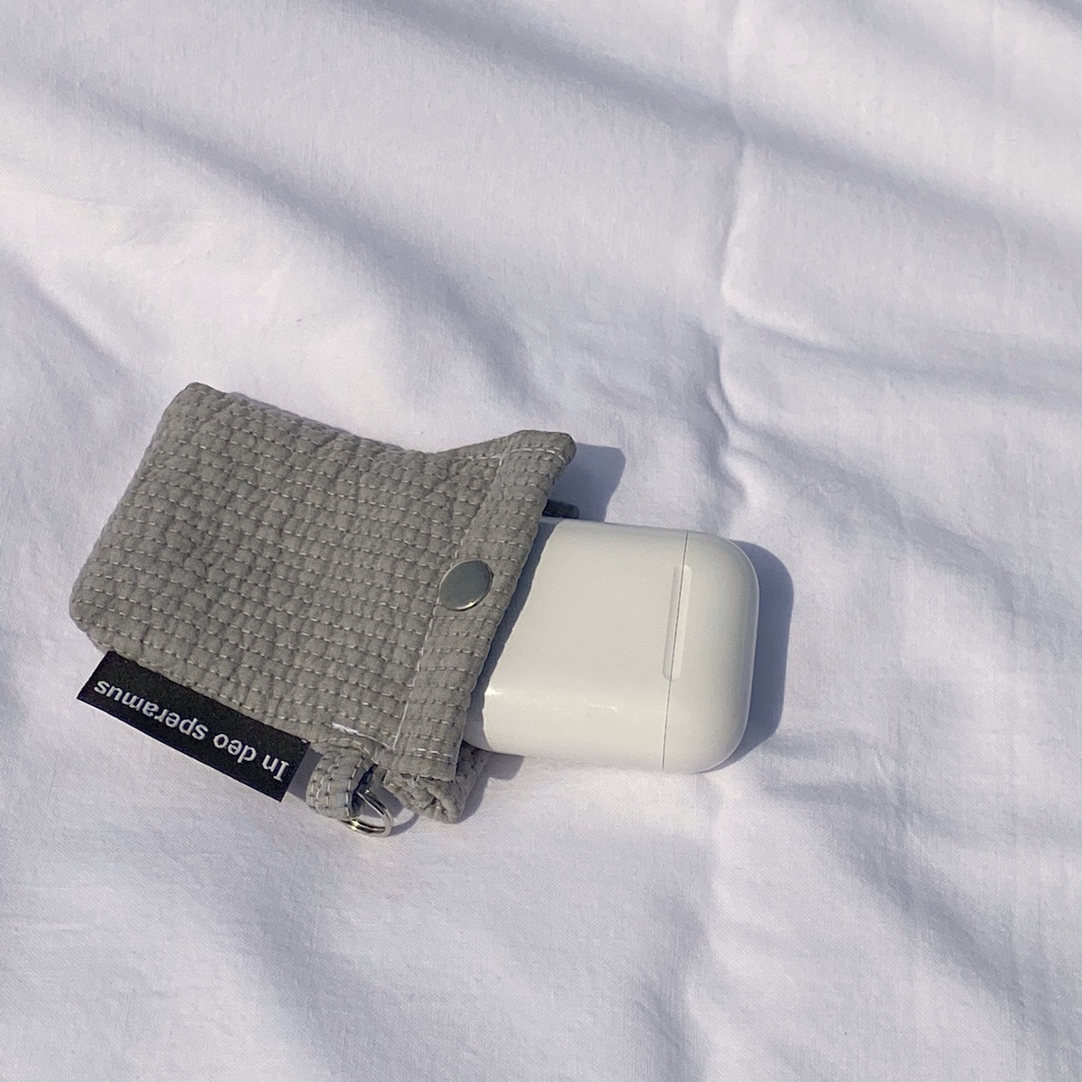 퀼팅 그레이 에어팟 케이스 (Quilting gray airpods case)