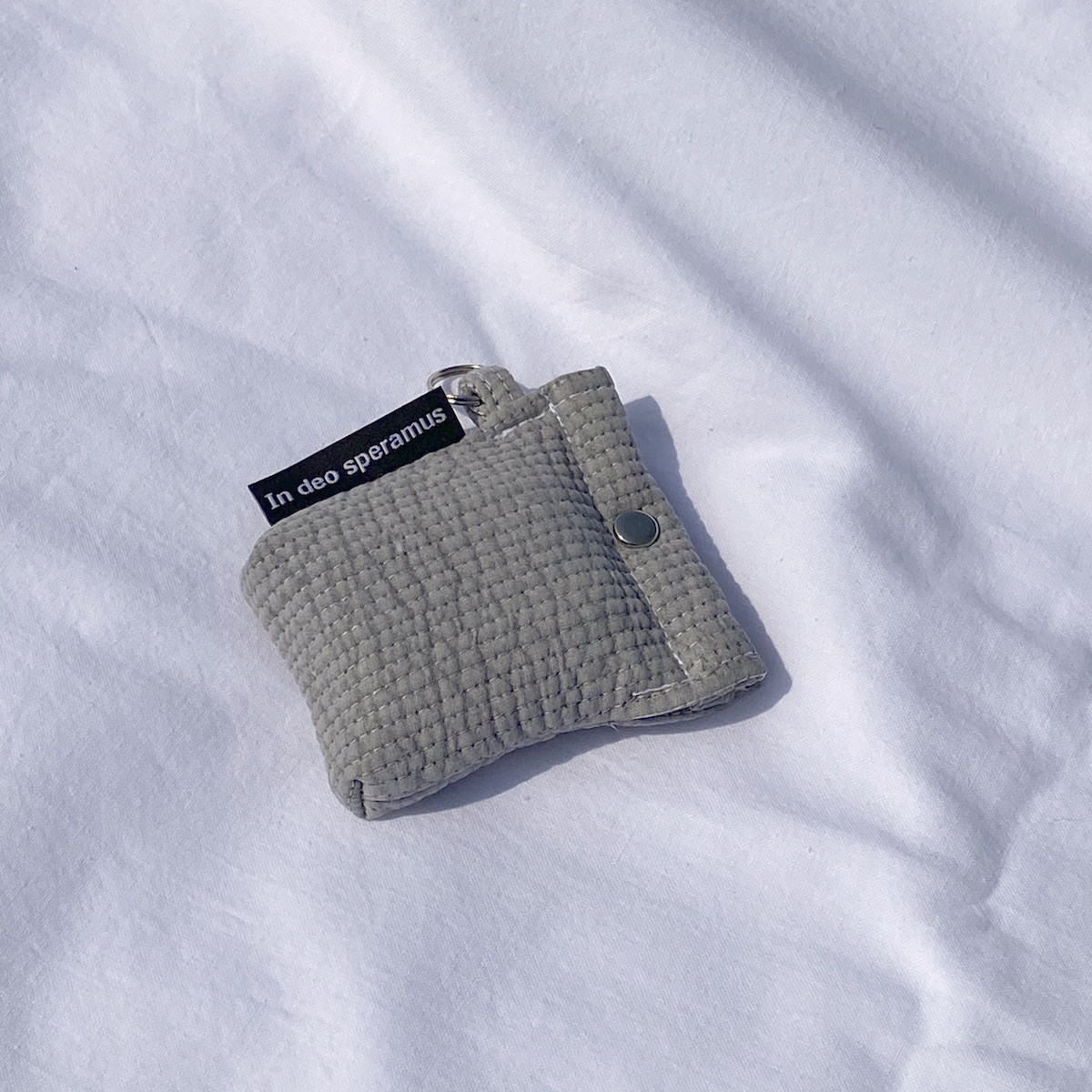 퀼팅 그레이 에어팟 케이스 (Quilting gray airpods case)