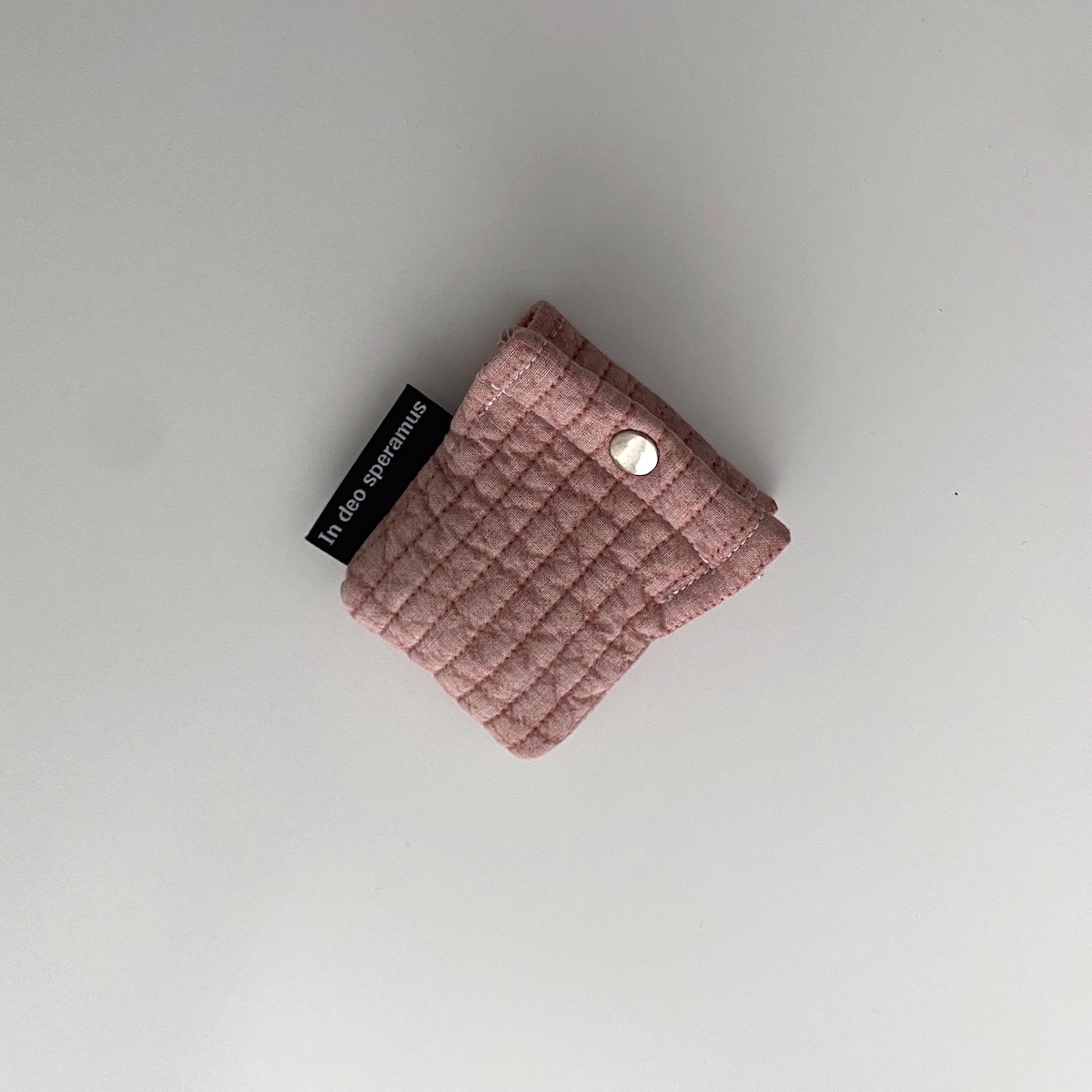 퀼팅 핑크 에어팟 케이스1 (Quilting pink airpods case)