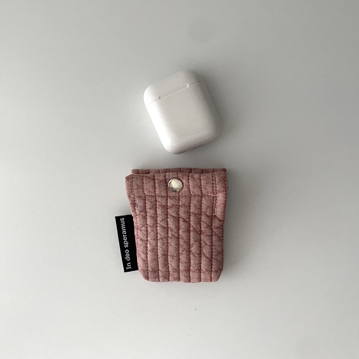 퀼팅 핑크 에어팟 케이스1 (Quilting pink airpods case)