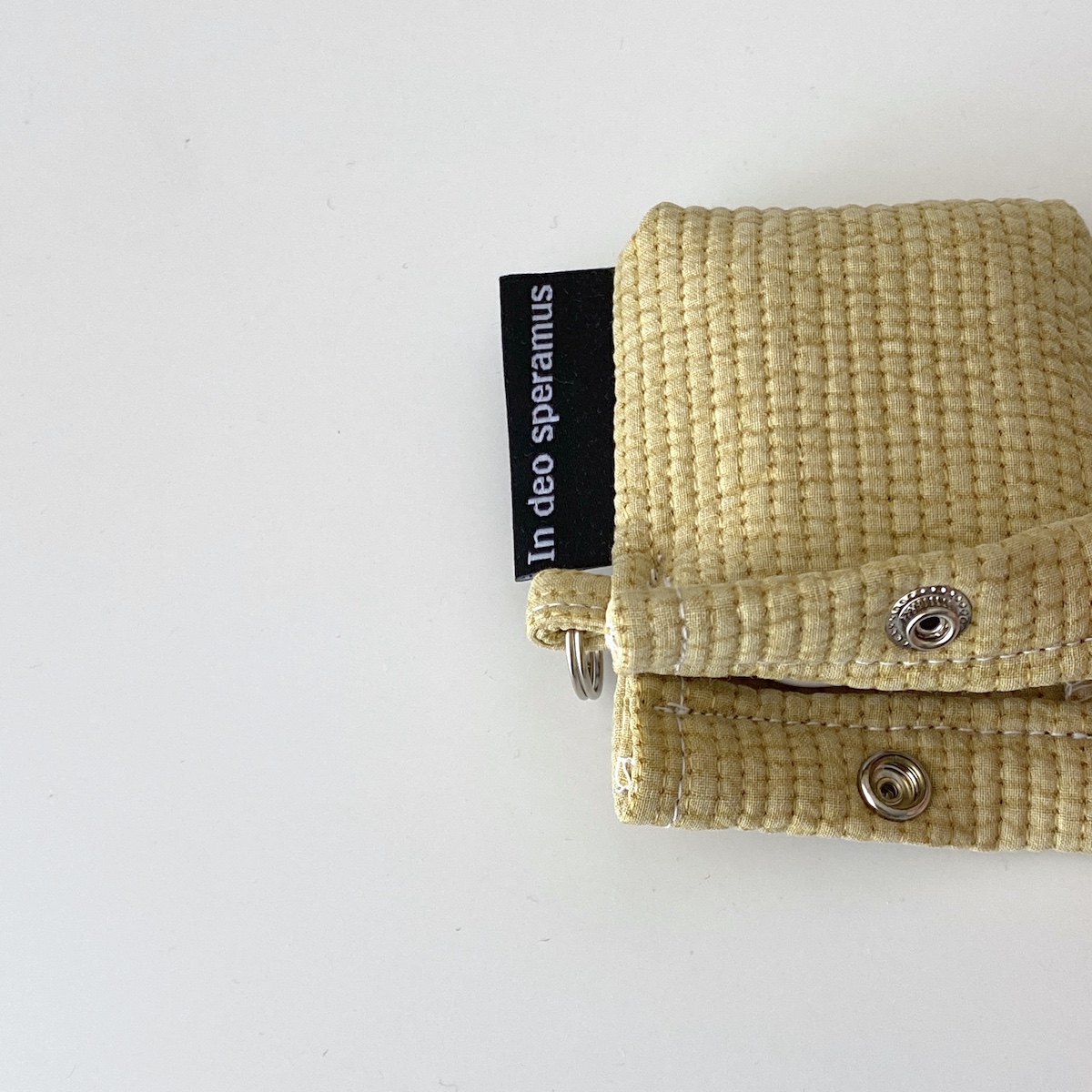 퀼팅 머스타드 에어팟 케이스 (Quilting mustard airpods case)