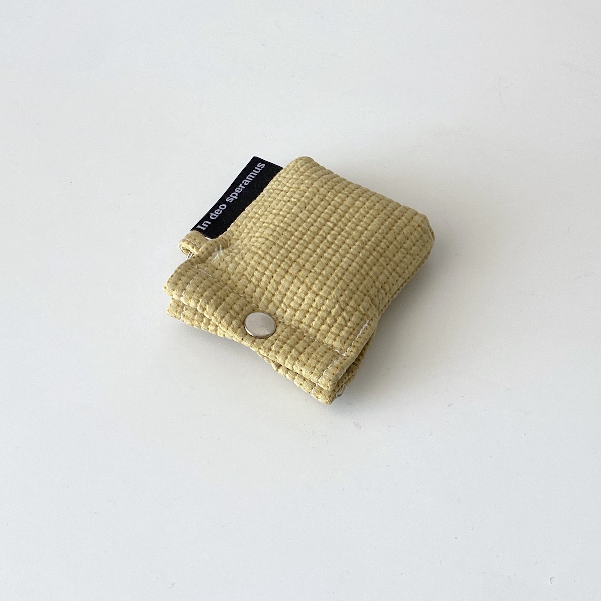 퀼팅 머스타드 에어팟 케이스 (Quilting mustard airpods case)