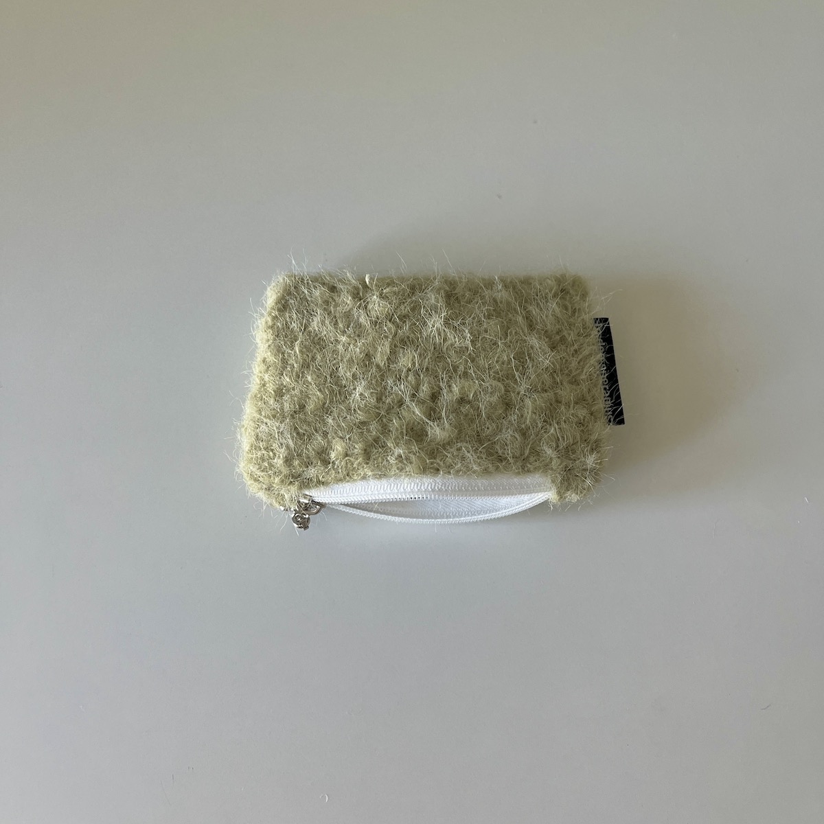 틸란 카키 파우치