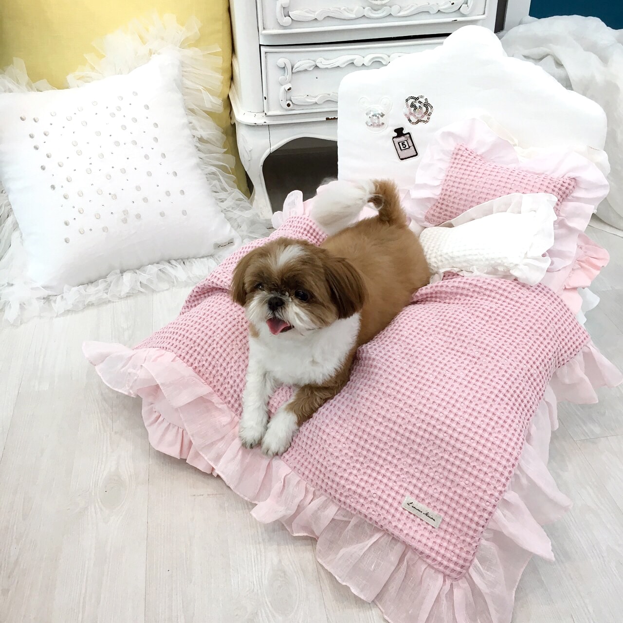 실버샤넬 침대 핑크