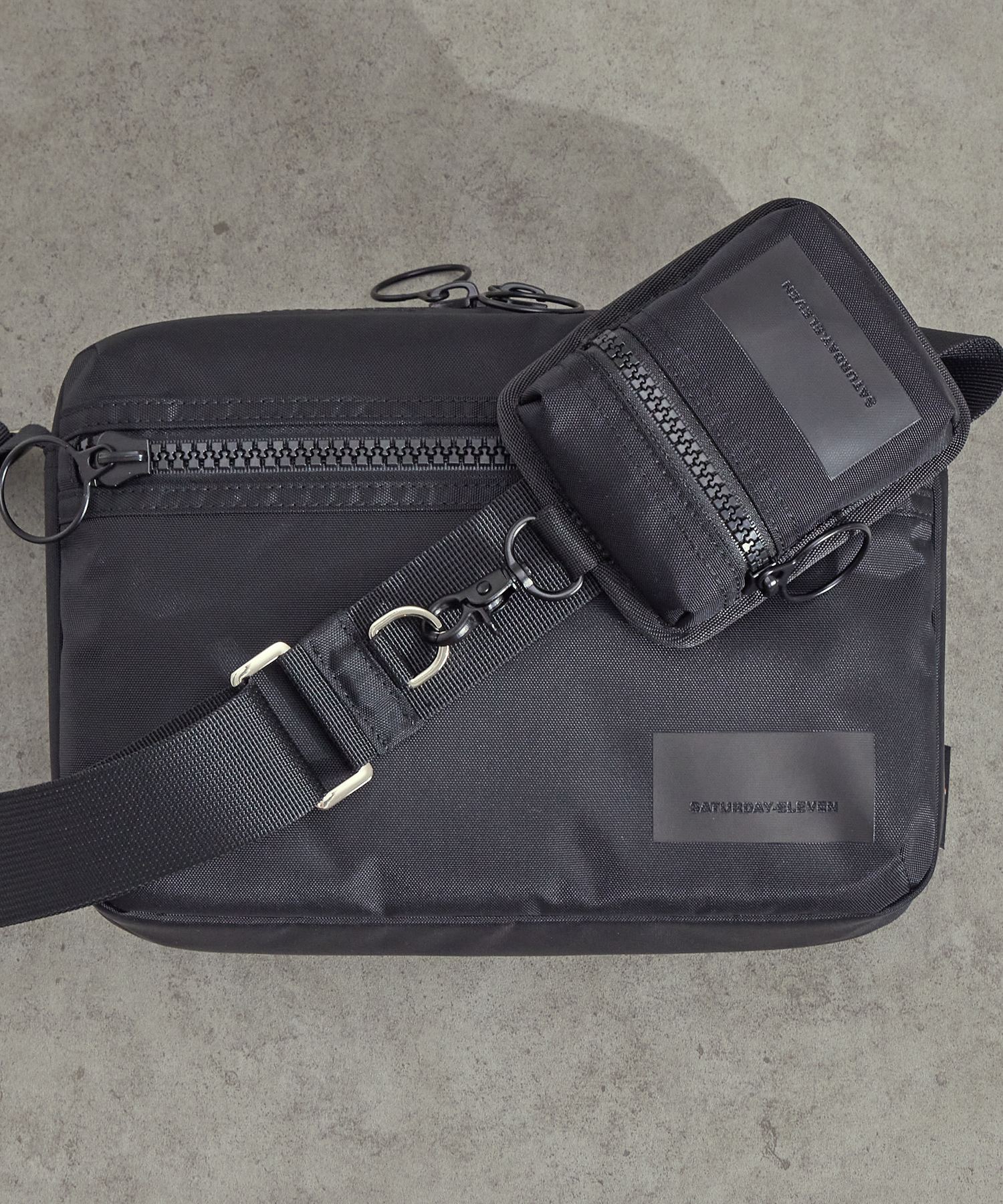 ROBIC AIR CROSS BODY BAG _ BLACK