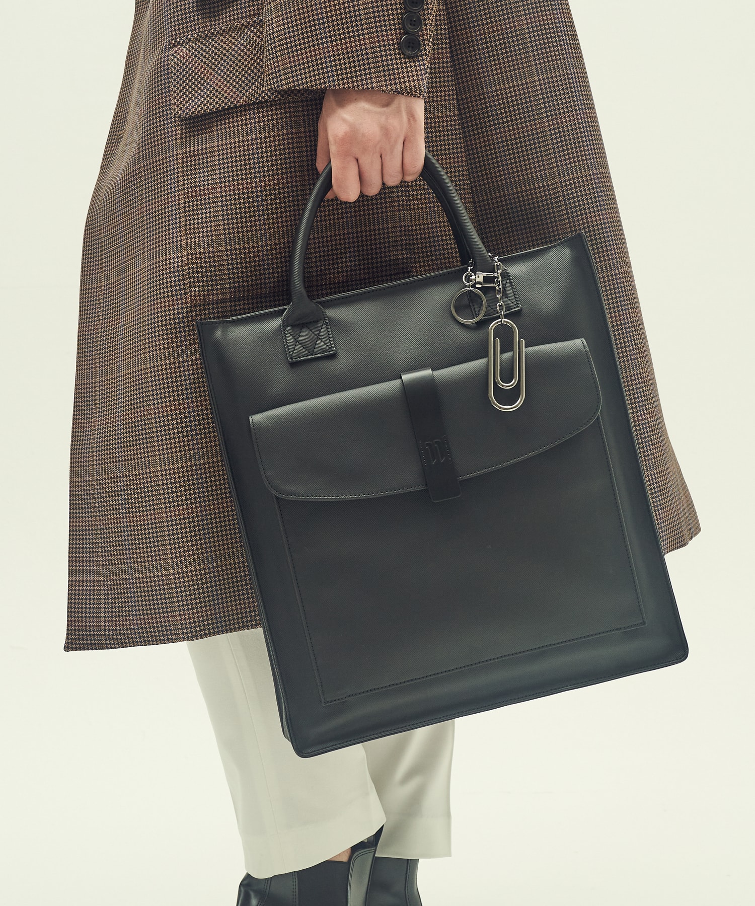 11 - TOTE BAG