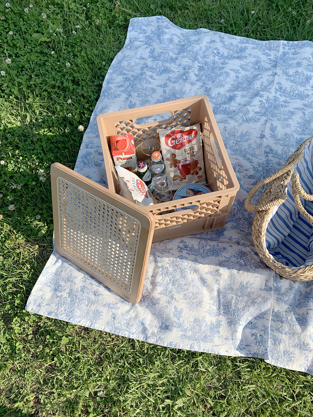 Cane camping milk box (케인 캠핑 밀크 박스)