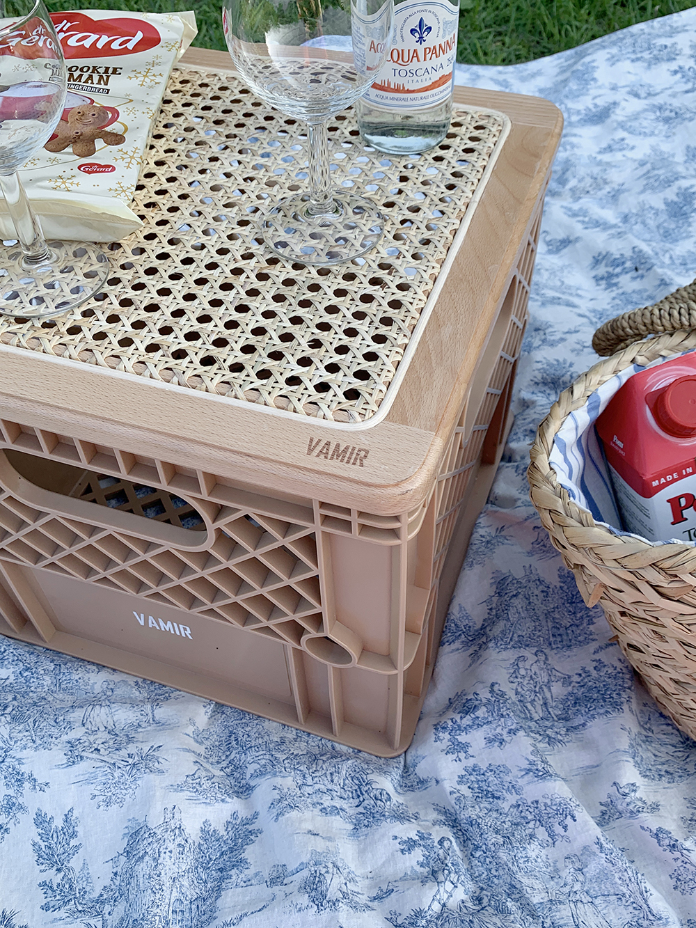 Cane camping milk box (케인 캠핑 밀크 박스)