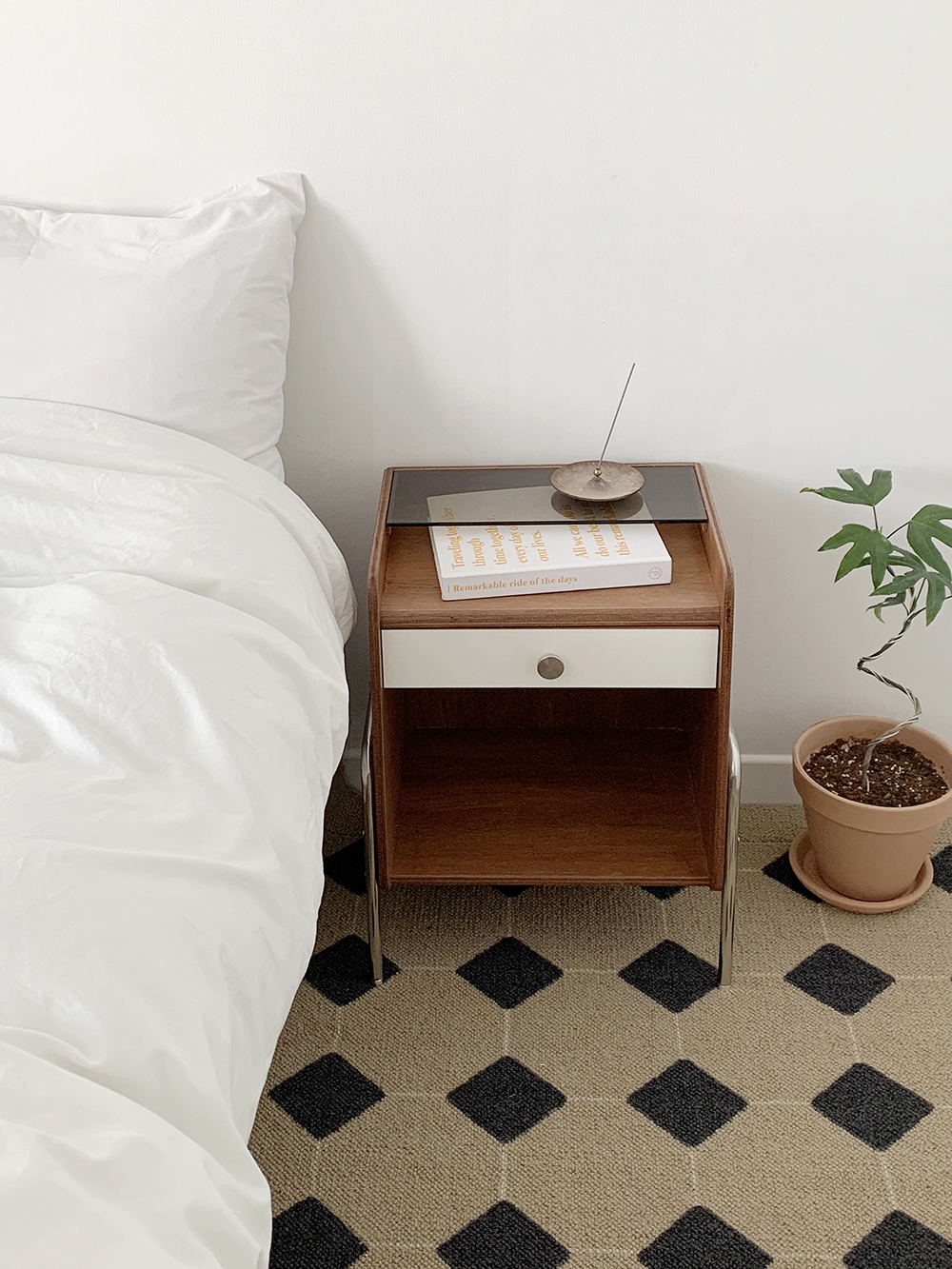 (리퍼) Tan side table (탄 사이드 테이블)