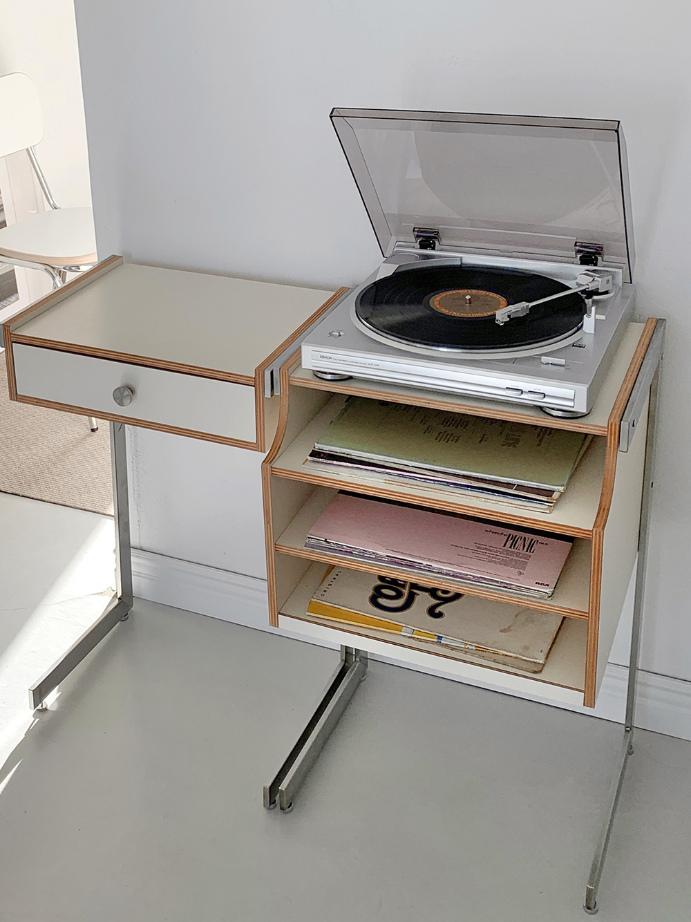 Morena LP side table_vinyl (모레나 LP 사이드 테이블_바이닐)