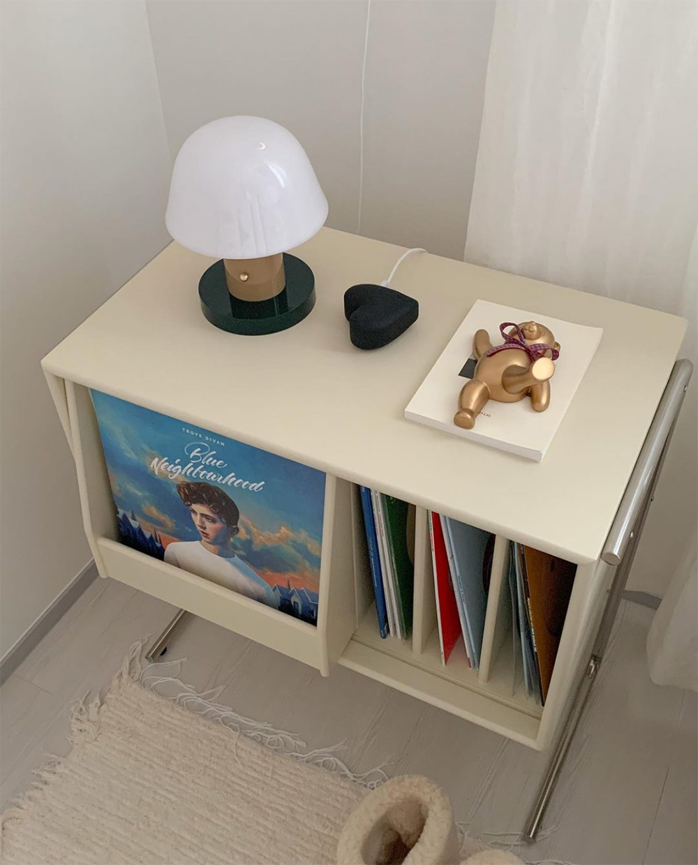 Butter stainless magazinerack side table (버터 스테인레스 매거진랙 사이드 테이블)