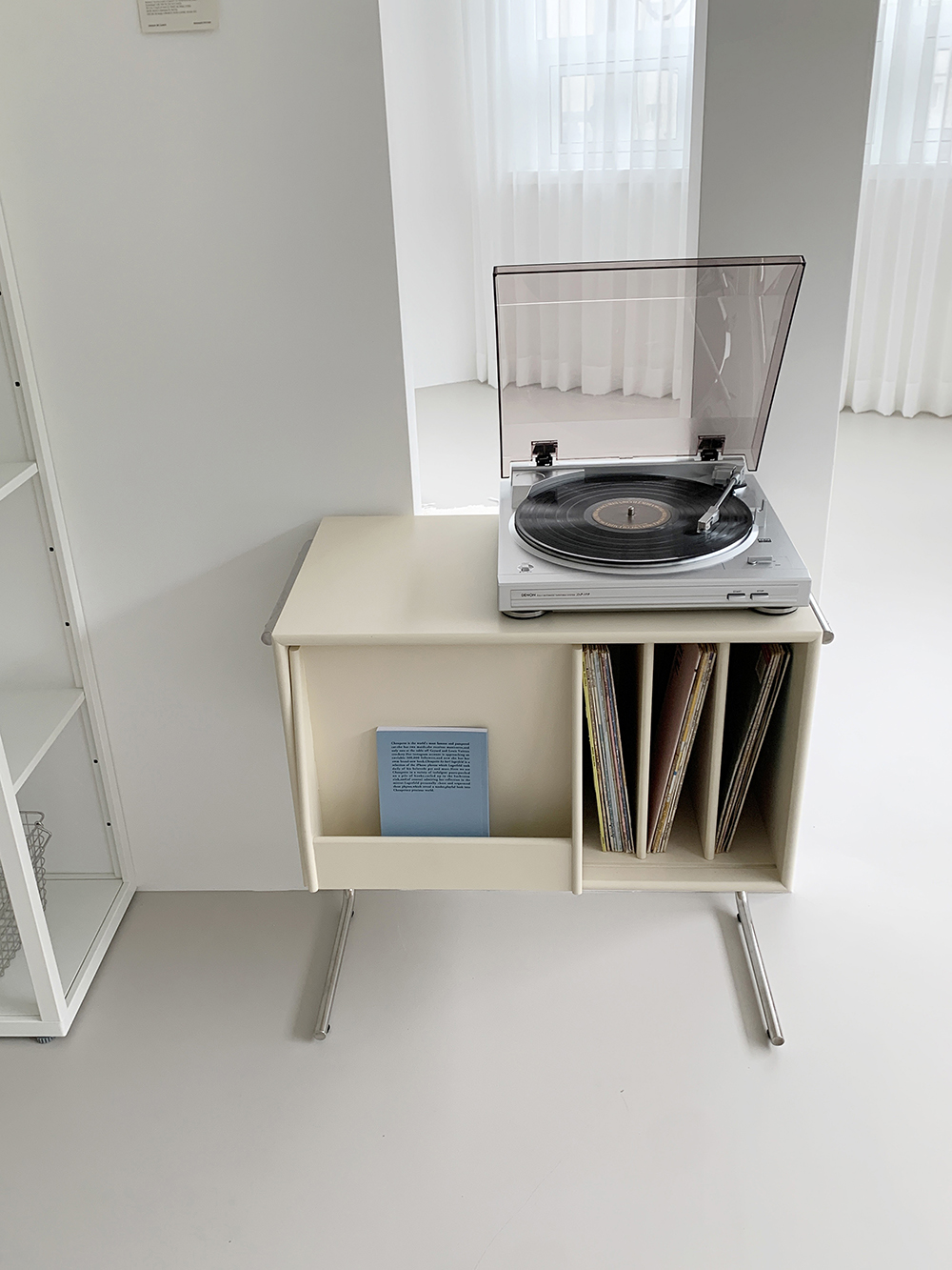 Butter stainless magazinerack side table (버터 스테인레스 매거진랙 사이드 테이블)