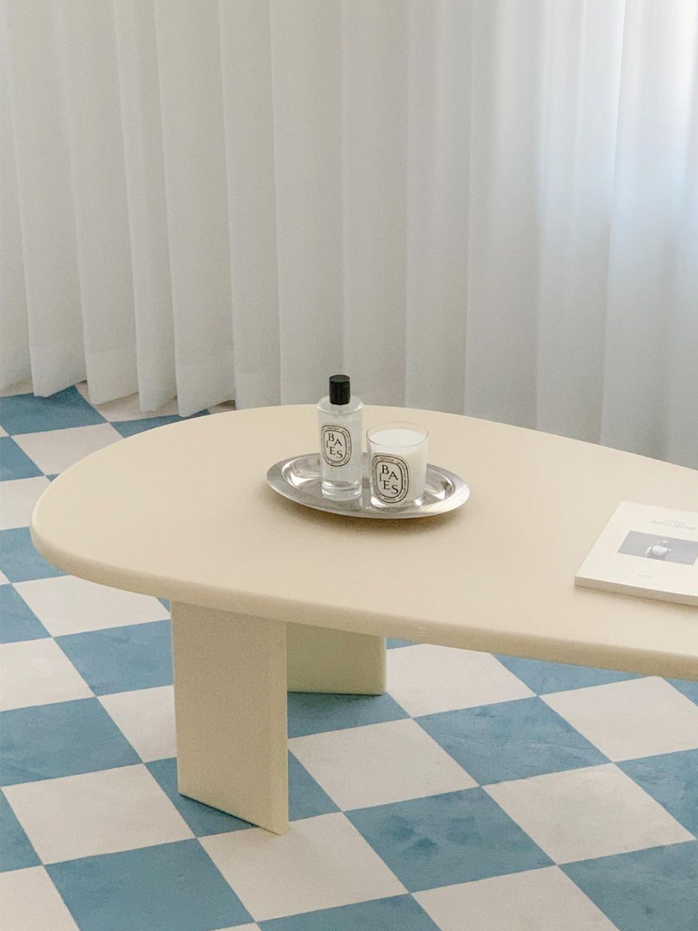Peanut sofa table (피넛 소파 테이블)