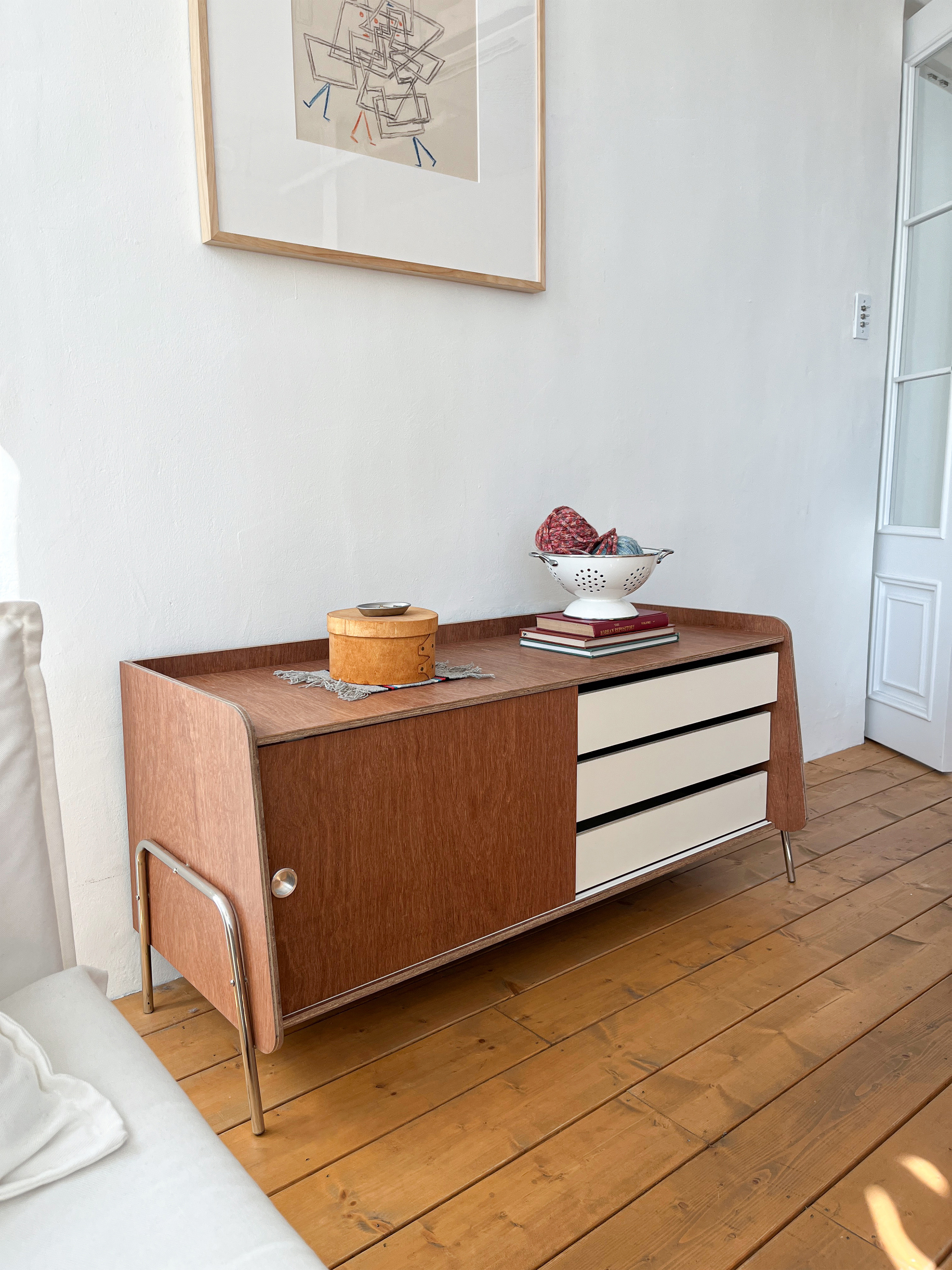 Tan wide cabinet (탄 와이드 캐비넷)