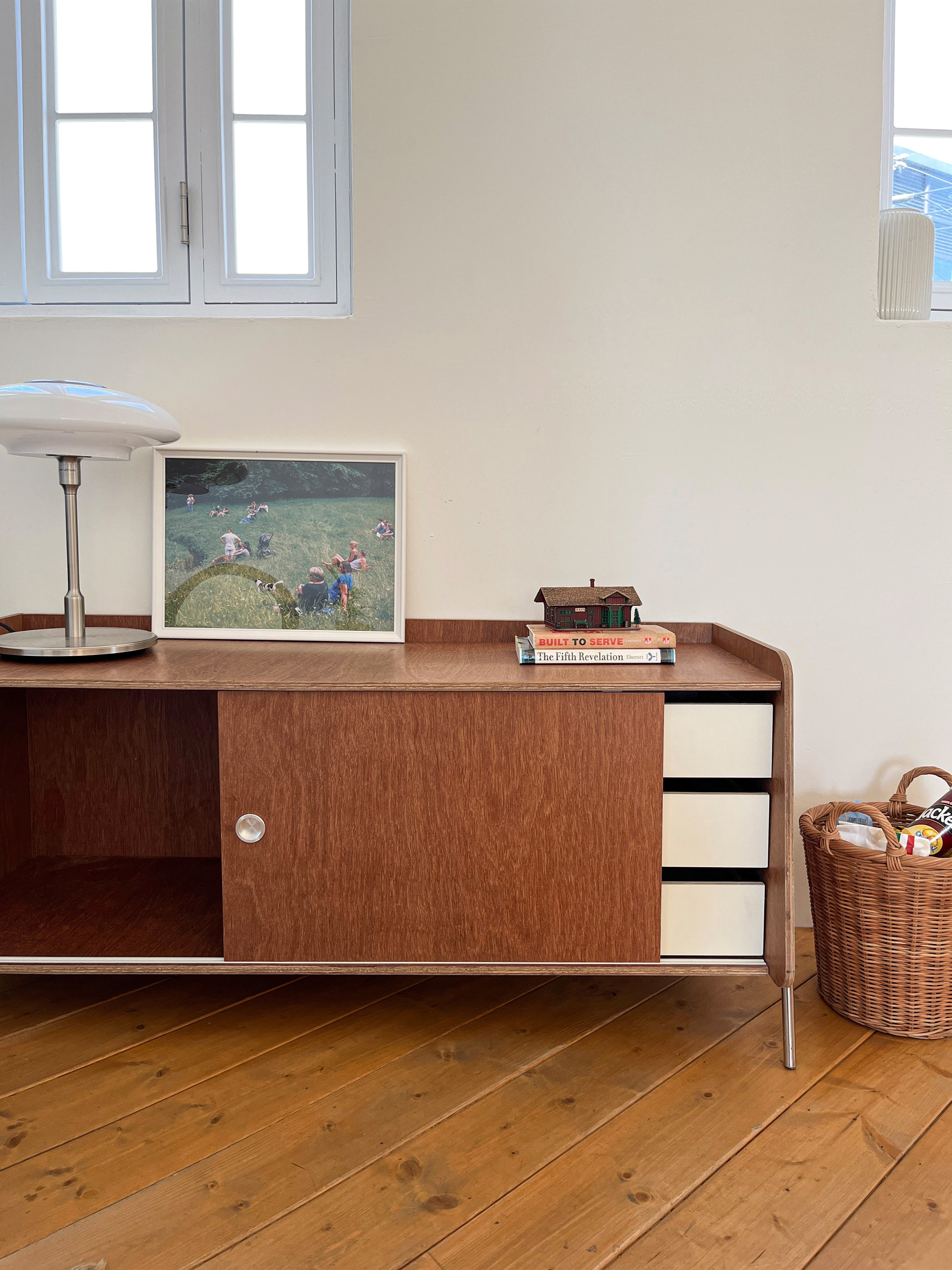 Tan wide cabinet (탄 와이드 캐비넷)