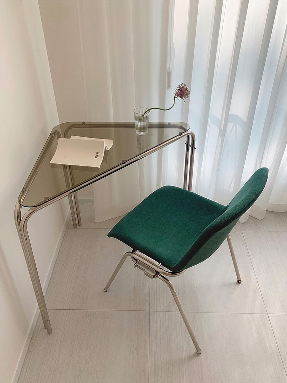 Classic to MOG chair (클래식 투 모그 체어)