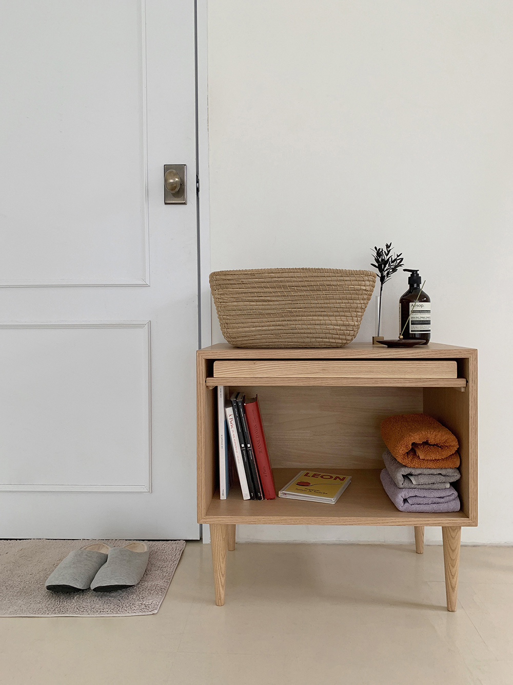 Cane magazinerack side table (케인 매거진랙 사이드 테이블)