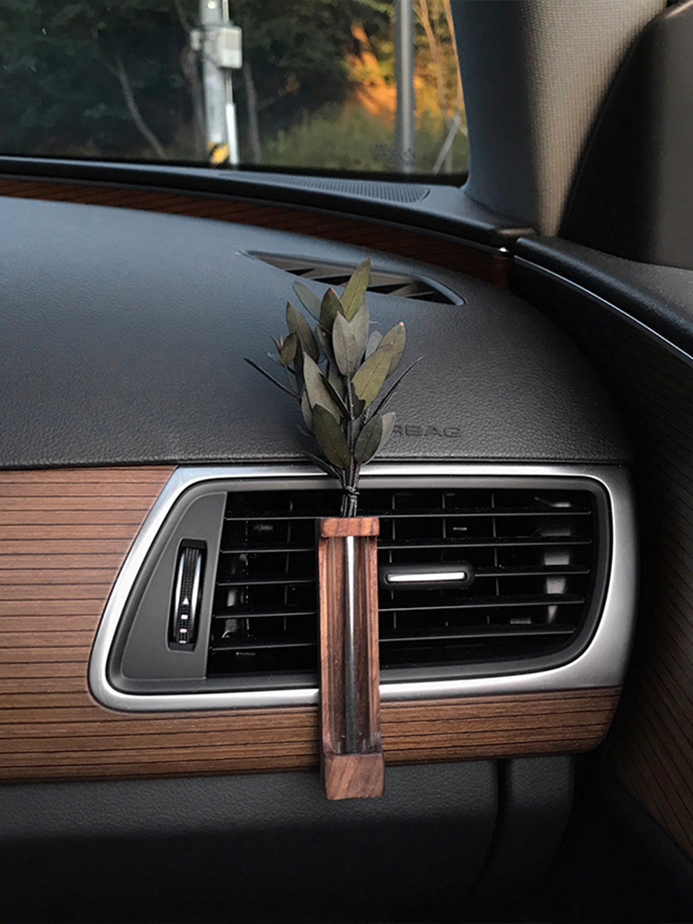 Car wood diffuser_eucalyptus (차량용 송풍구 원목 케이스 디퓨저_유칼립투스)