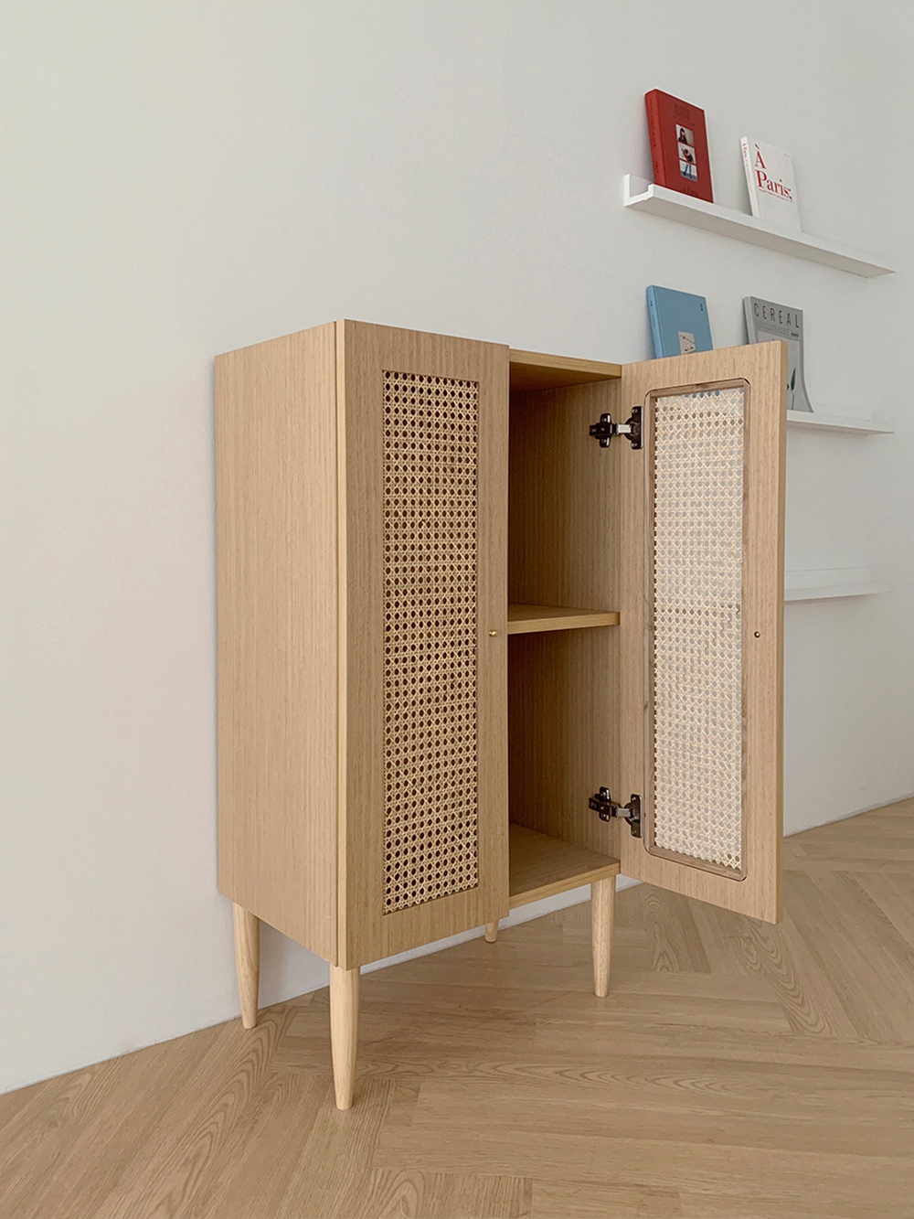 Cane cupboard (케인 컵보드)