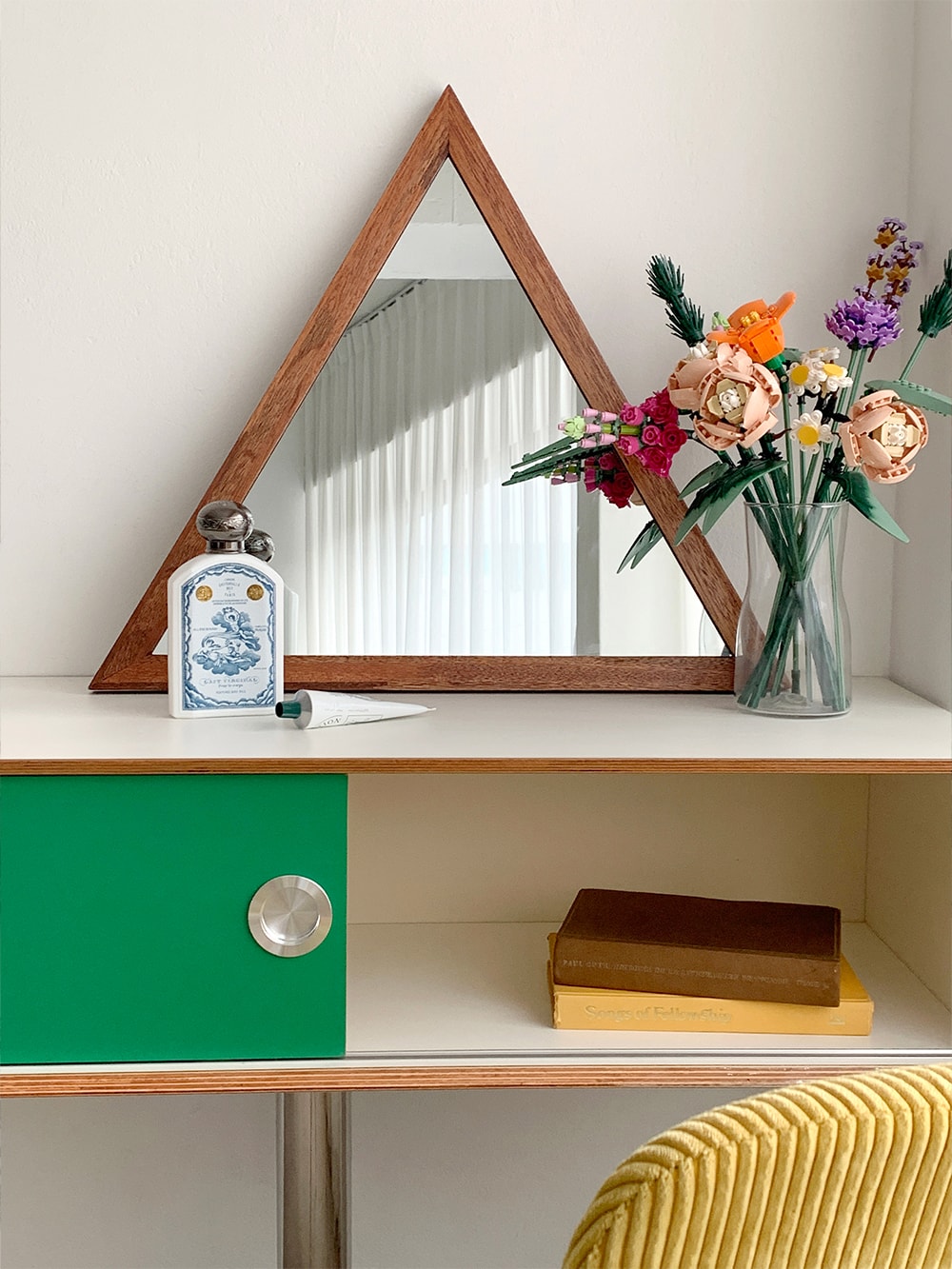 Triangle mirror (원목 삼각거울)