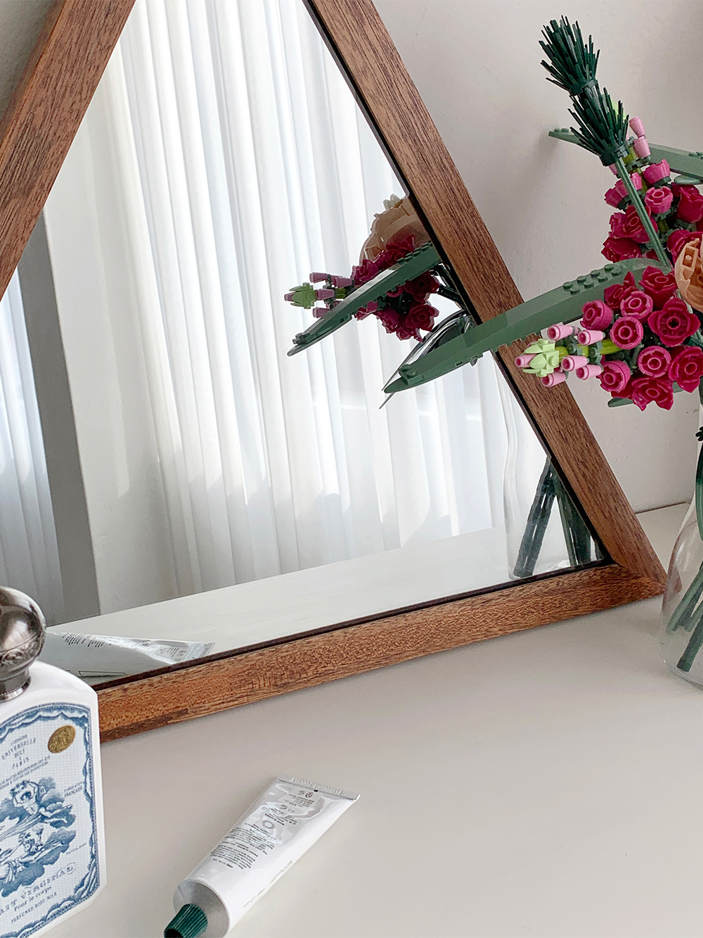 Triangle mirror (원목 삼각거울)