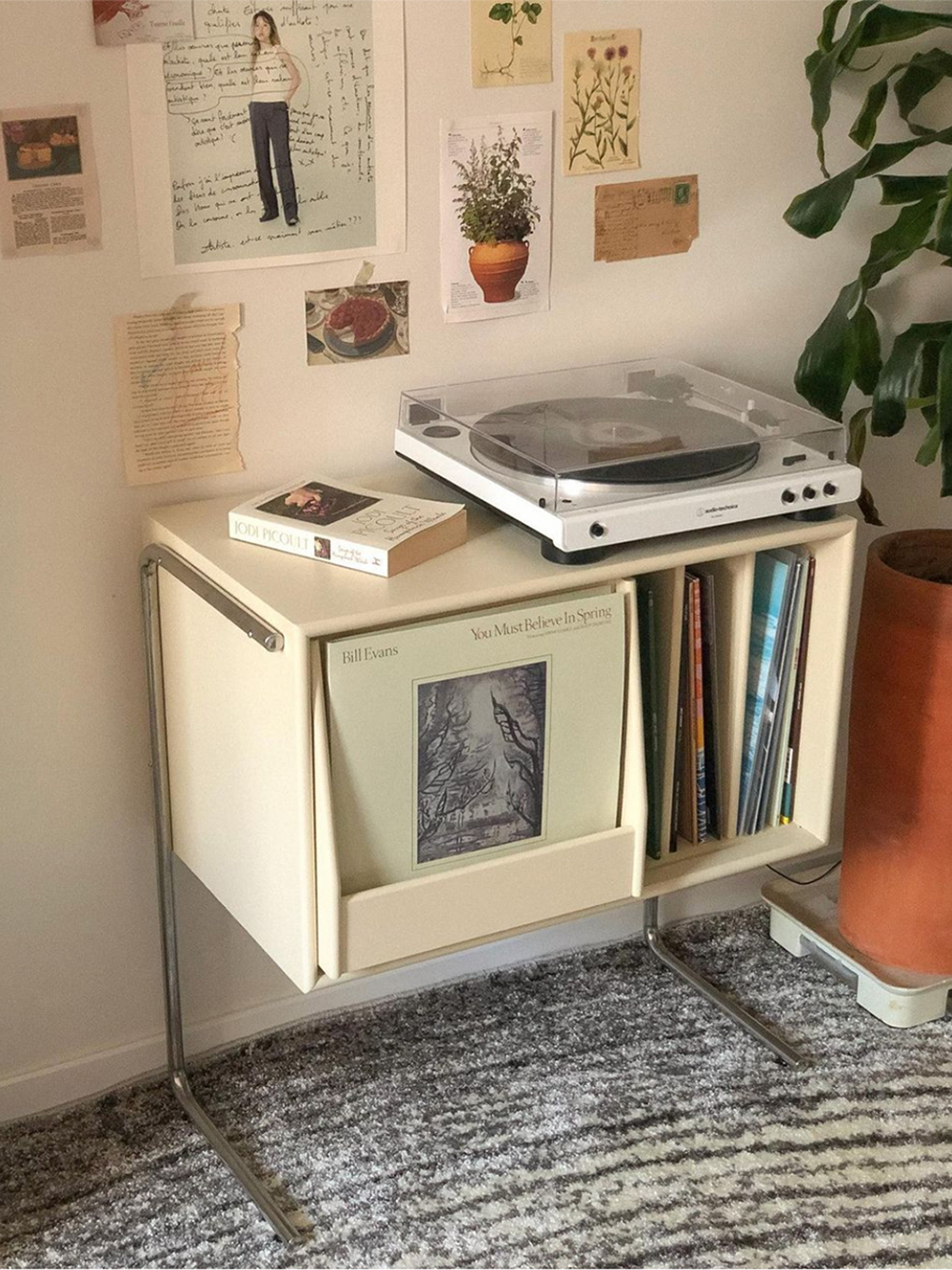 (리퍼) Butter stainless magazinerack side table (버터 스테인레스 매거진랙 사이드 테이블)