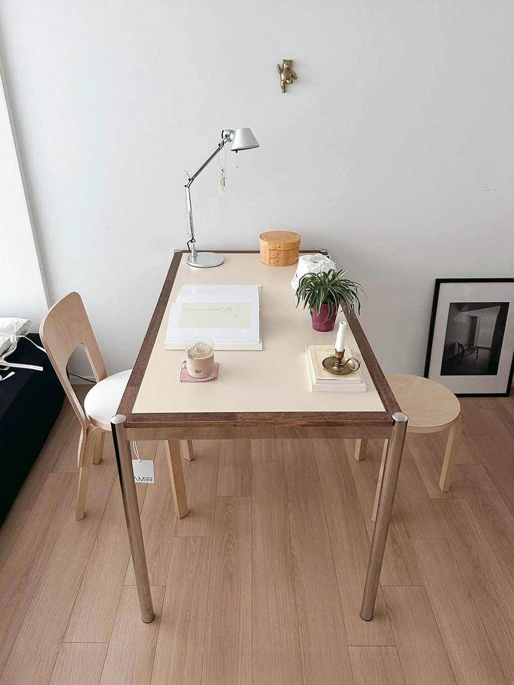 Rustic comfort dining table (러스틱 컴포트 다이닝 테이블)