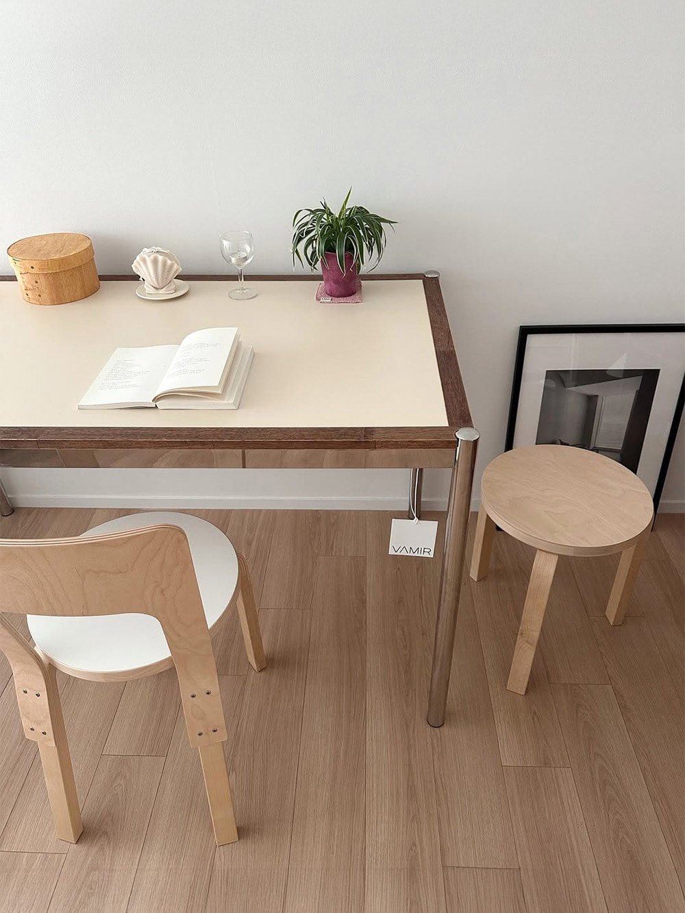 Rustic comfort dining table (러스틱 컴포트 다이닝 테이블)