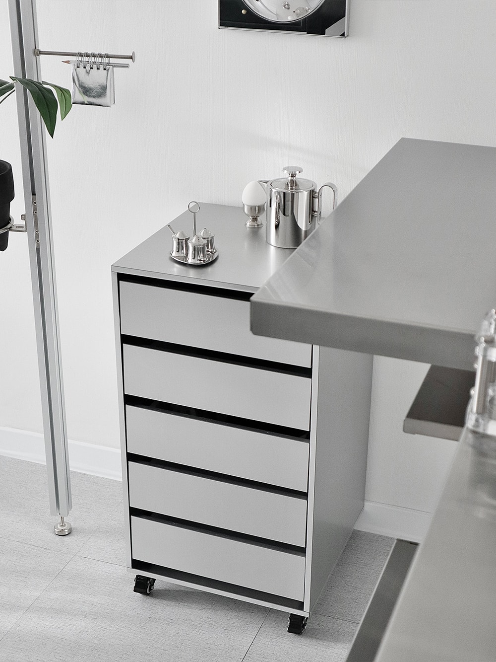 Arctic drawer trolley (아틱 서랍 트롤리)