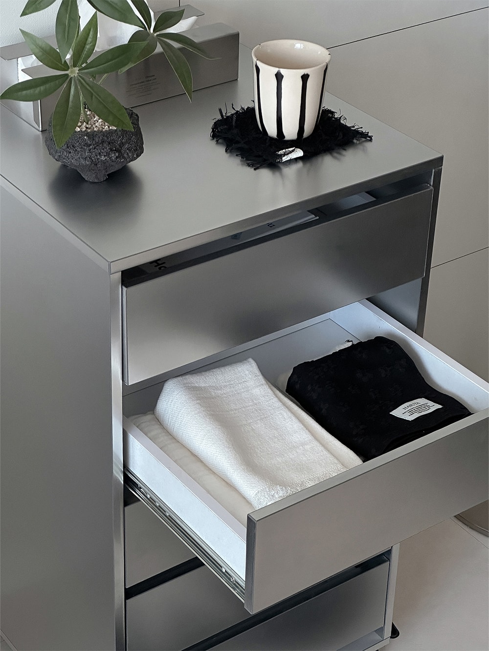 Arctic drawer trolley (아틱 서랍 트롤리)