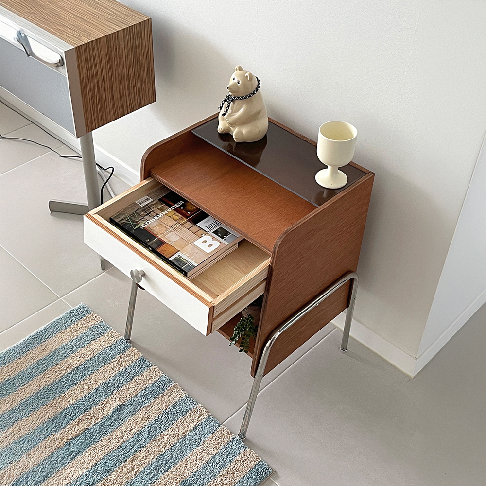 Tan side table (탄 사이드 테이블)