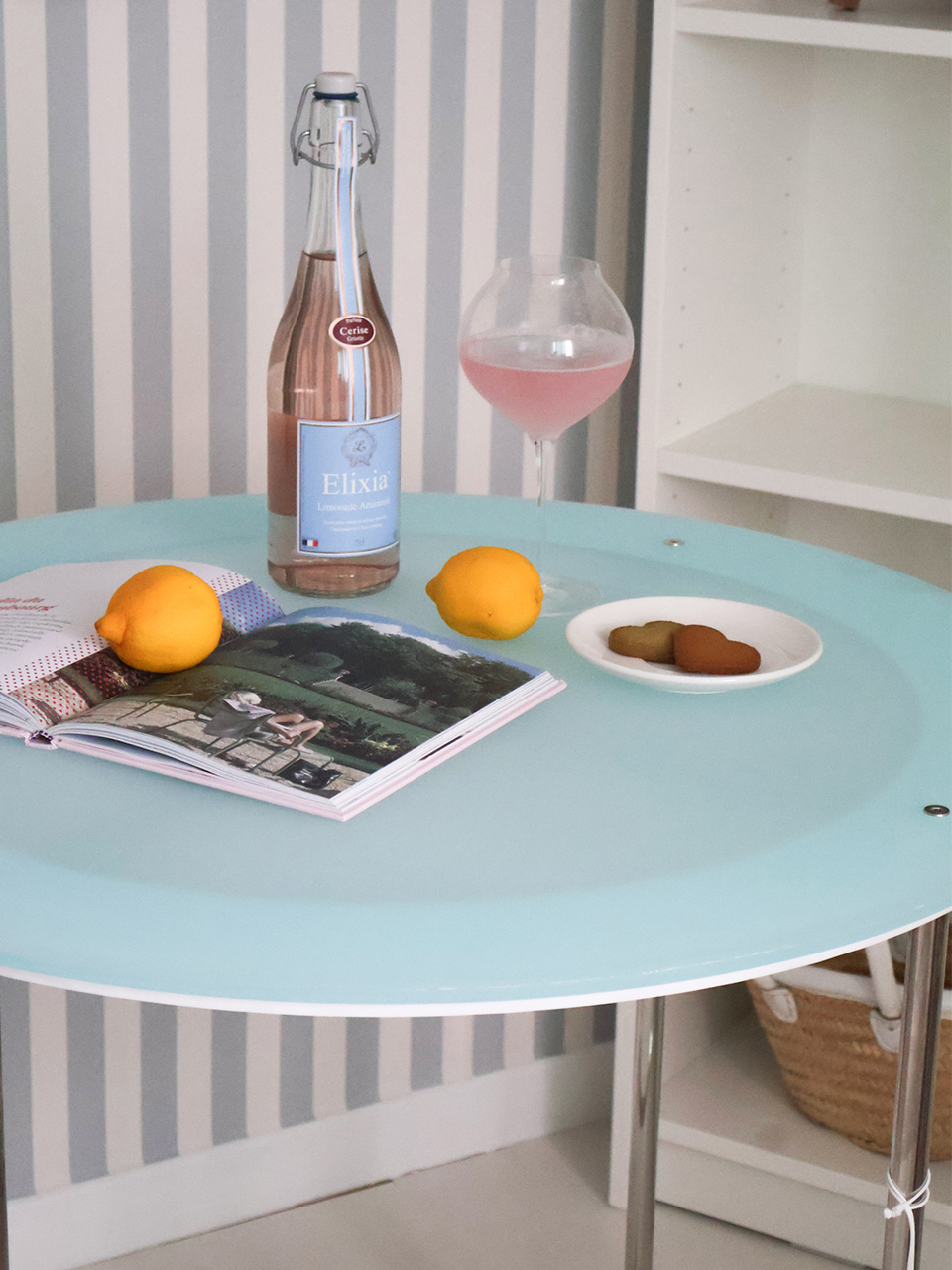 [8월 하순 순차 발송] Soda pop acrylic table (소다팝 아크릴 테이블)