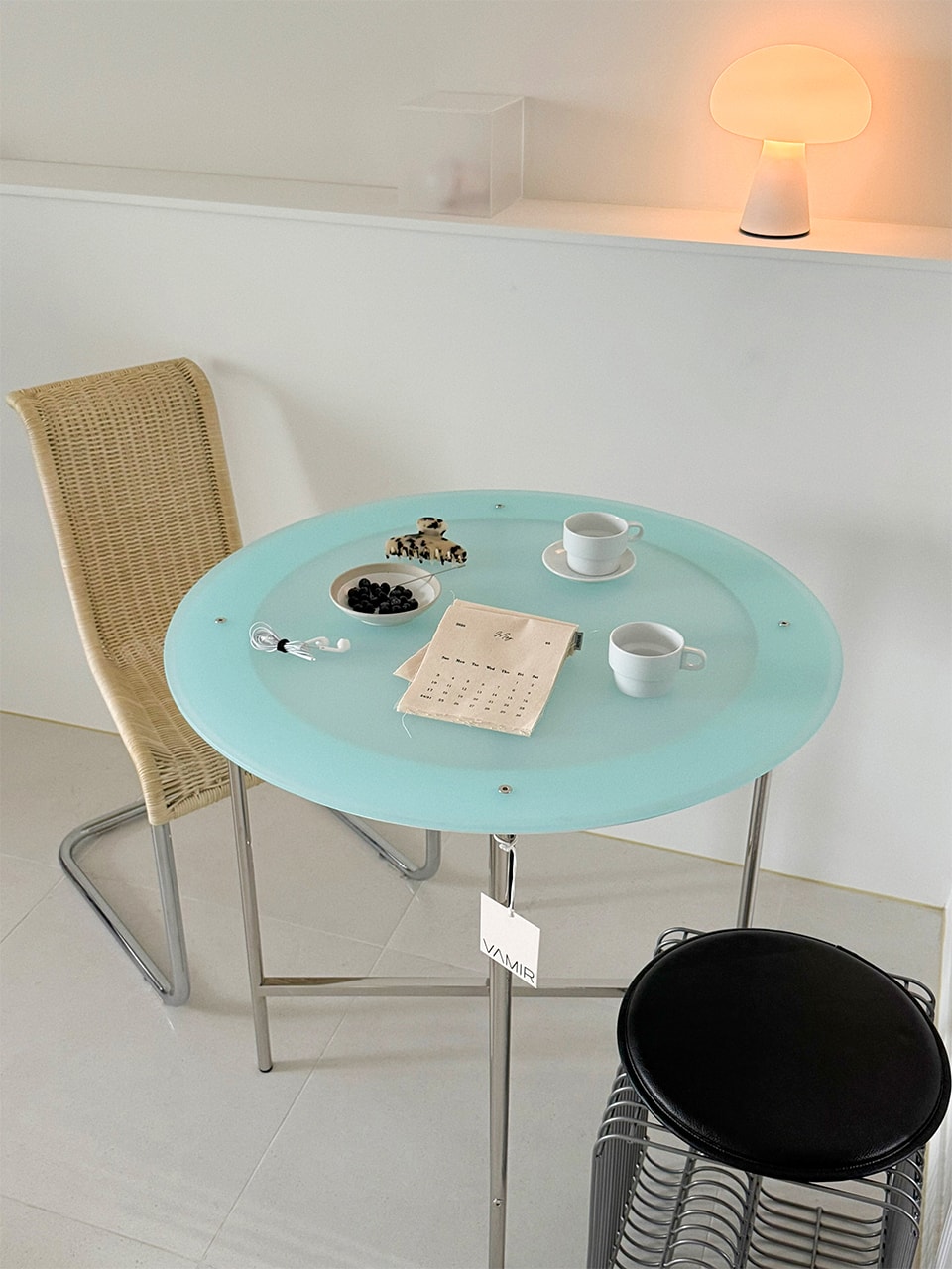 [8월 하순 순차 발송] Soda pop acrylic table (소다팝 아크릴 테이블)