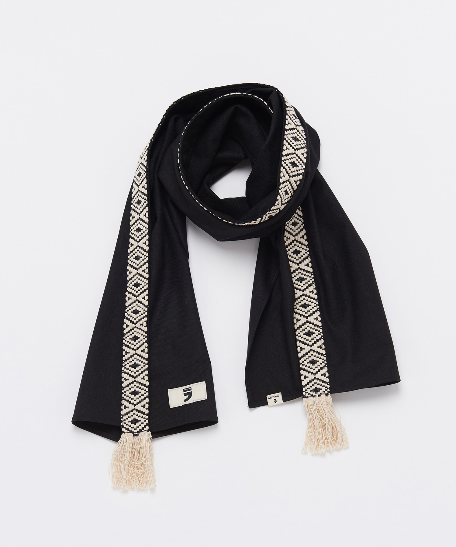 XO JACQUARD TAPE MUFFLER (Black)