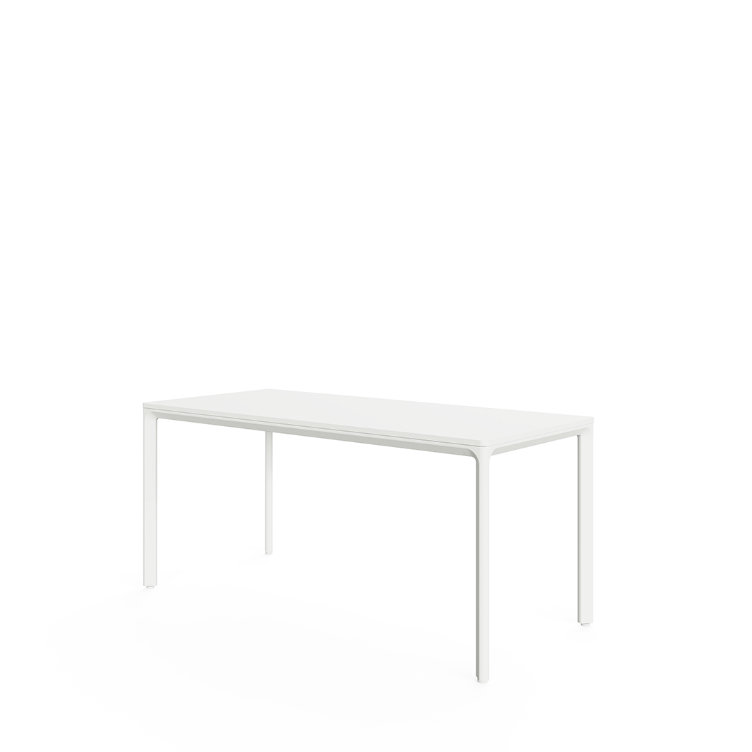 EDGE Basic Desk (1600x750)
