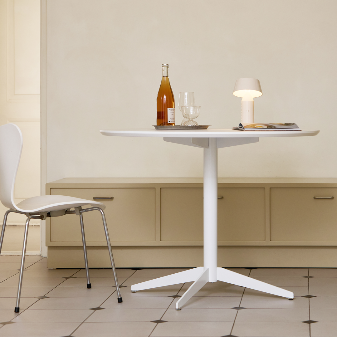 M-30 1000 Round Table