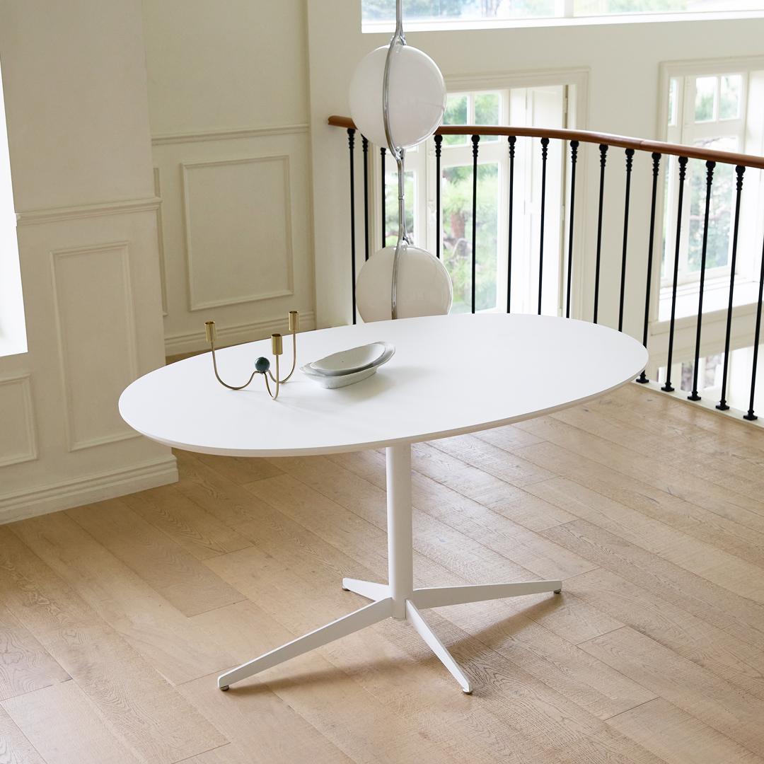 M-30 1400 Oval Table
