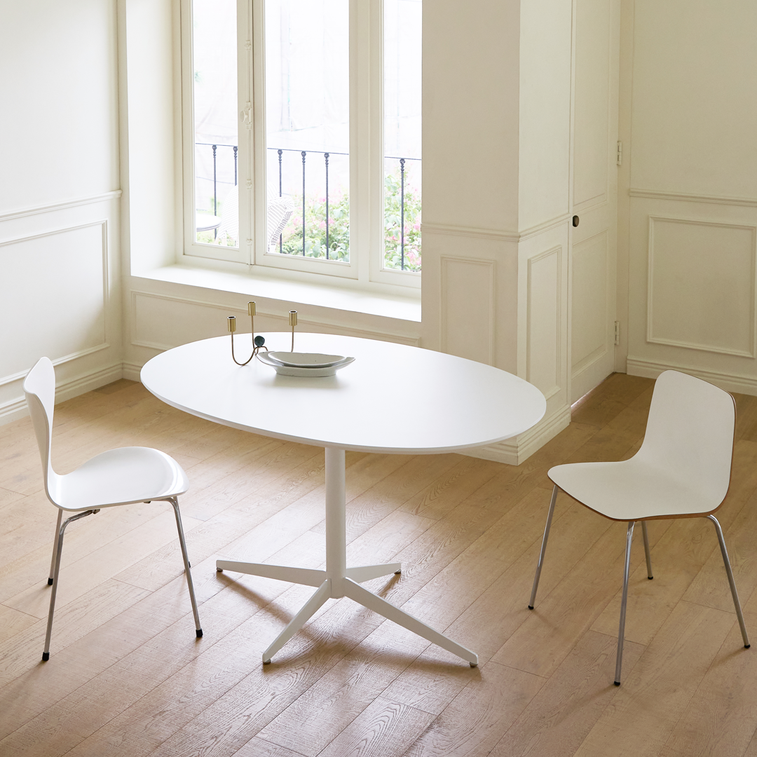 M-30 1400 Oval Table