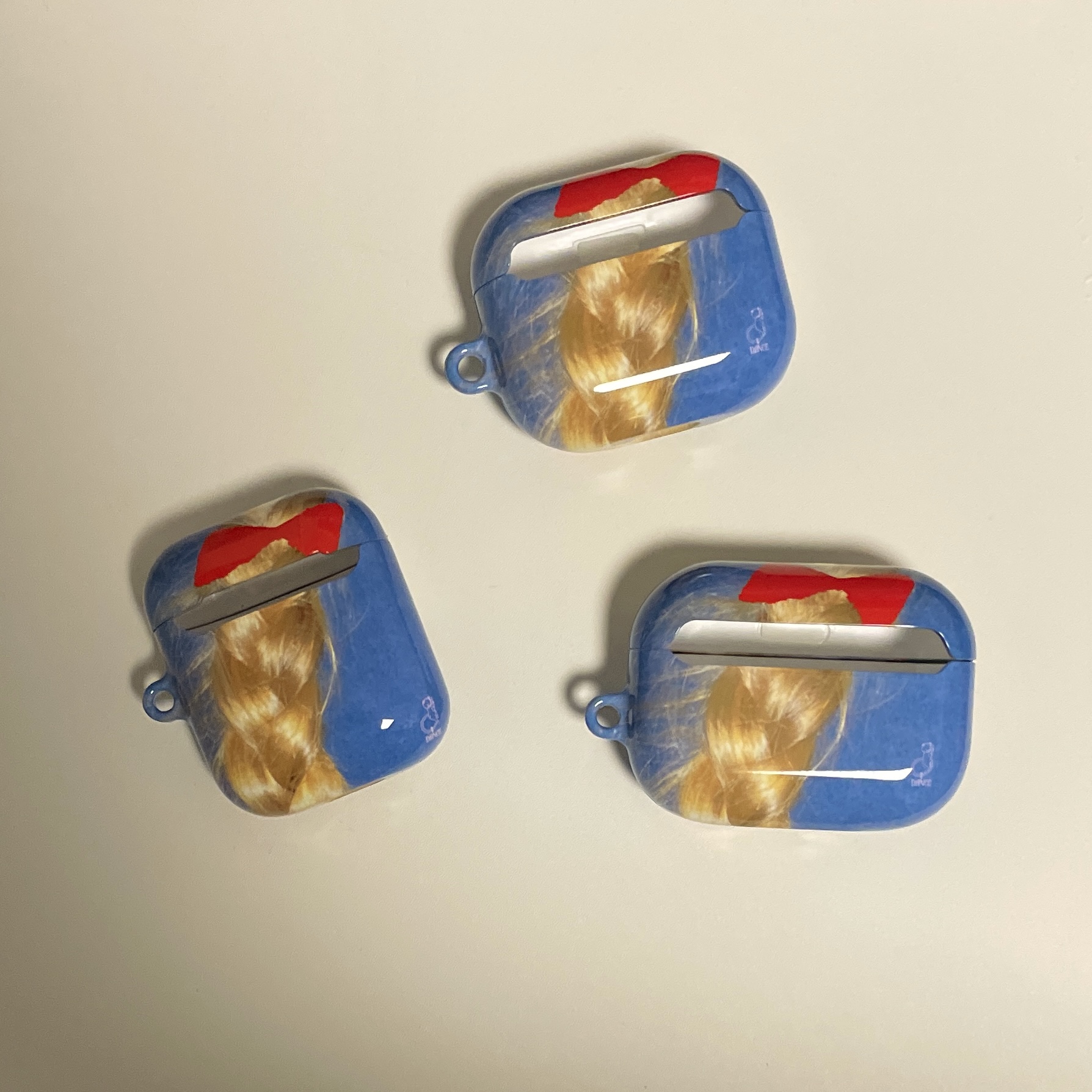 tail airpod case
