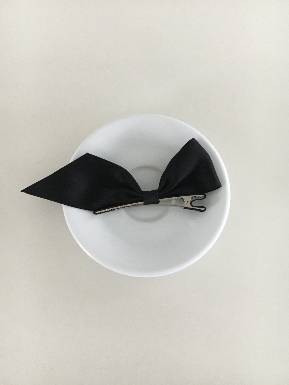 Ribbon clip pin