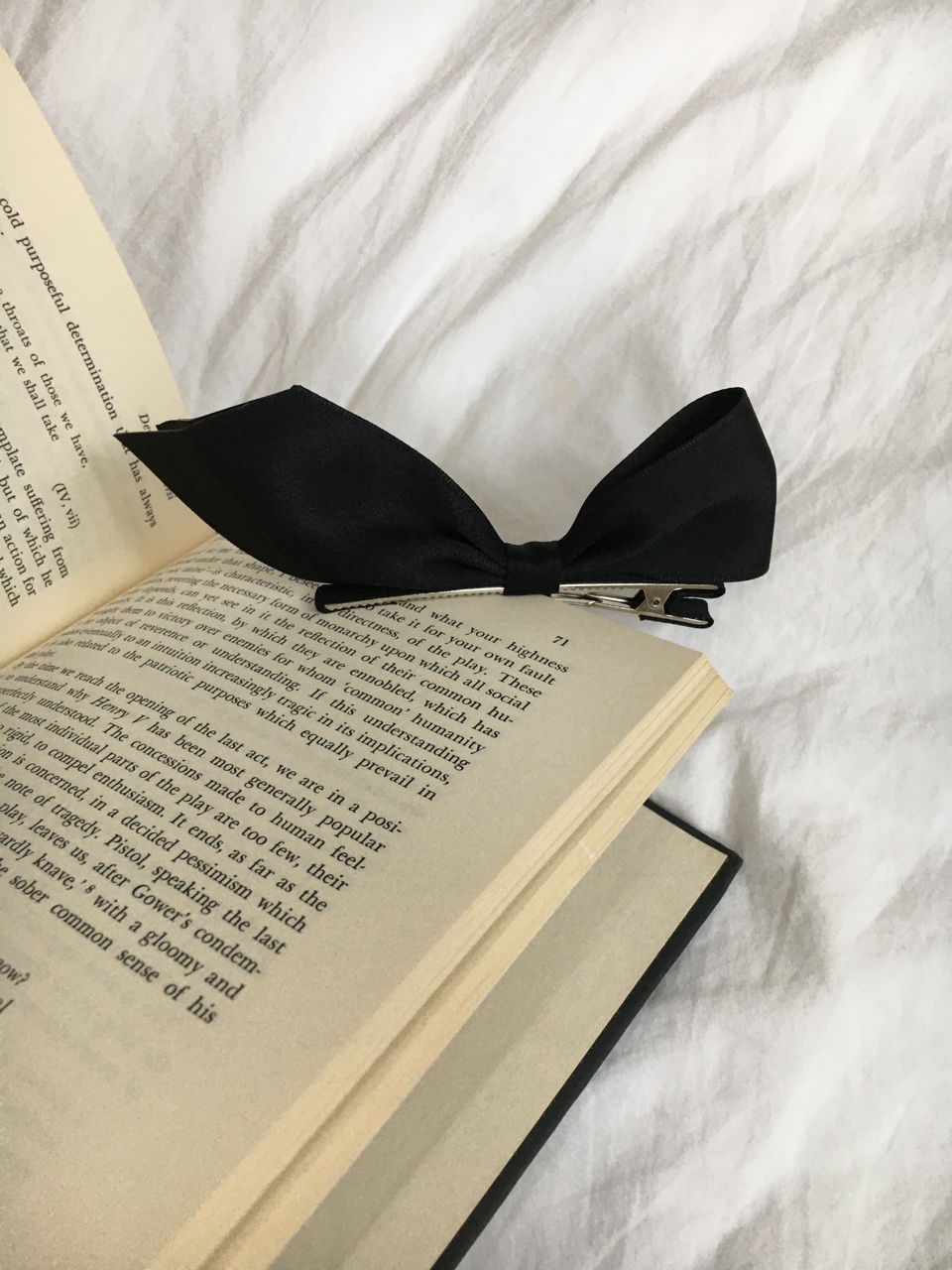 Ribbon clip pin