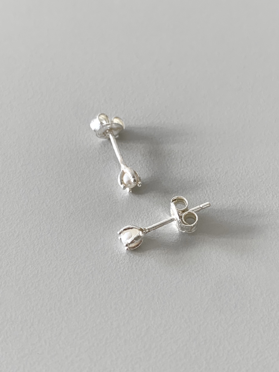 925silver • tiny pearl earring