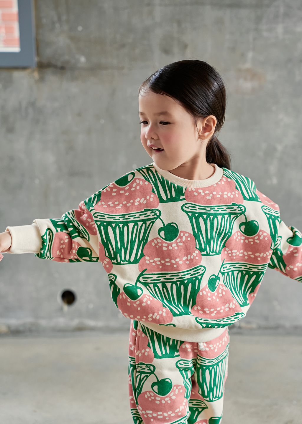 CUPCAKE SWEAT TOP
