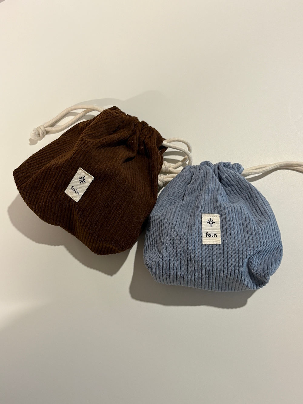 still cord pouch / cloud