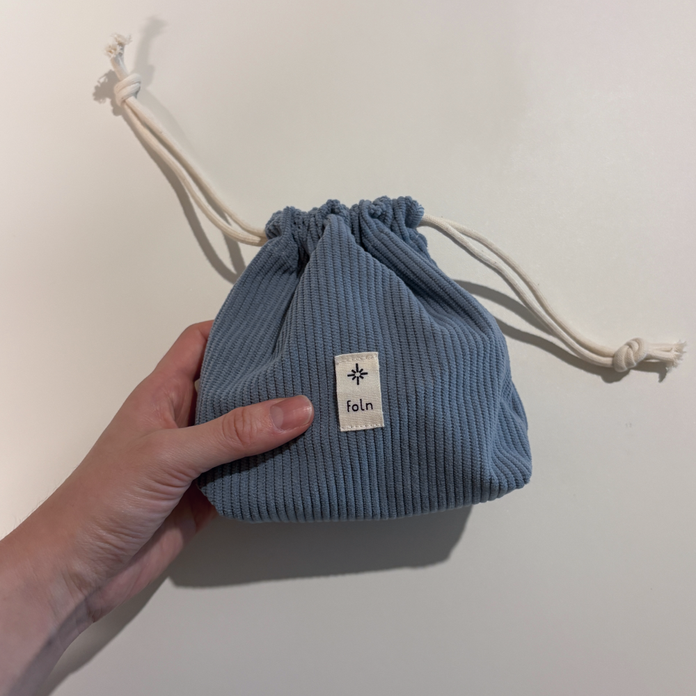 still cord pouch / cloud