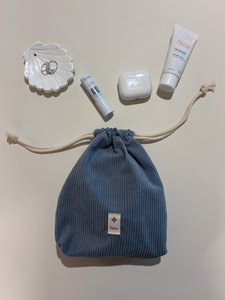 still cord pouch / cloud