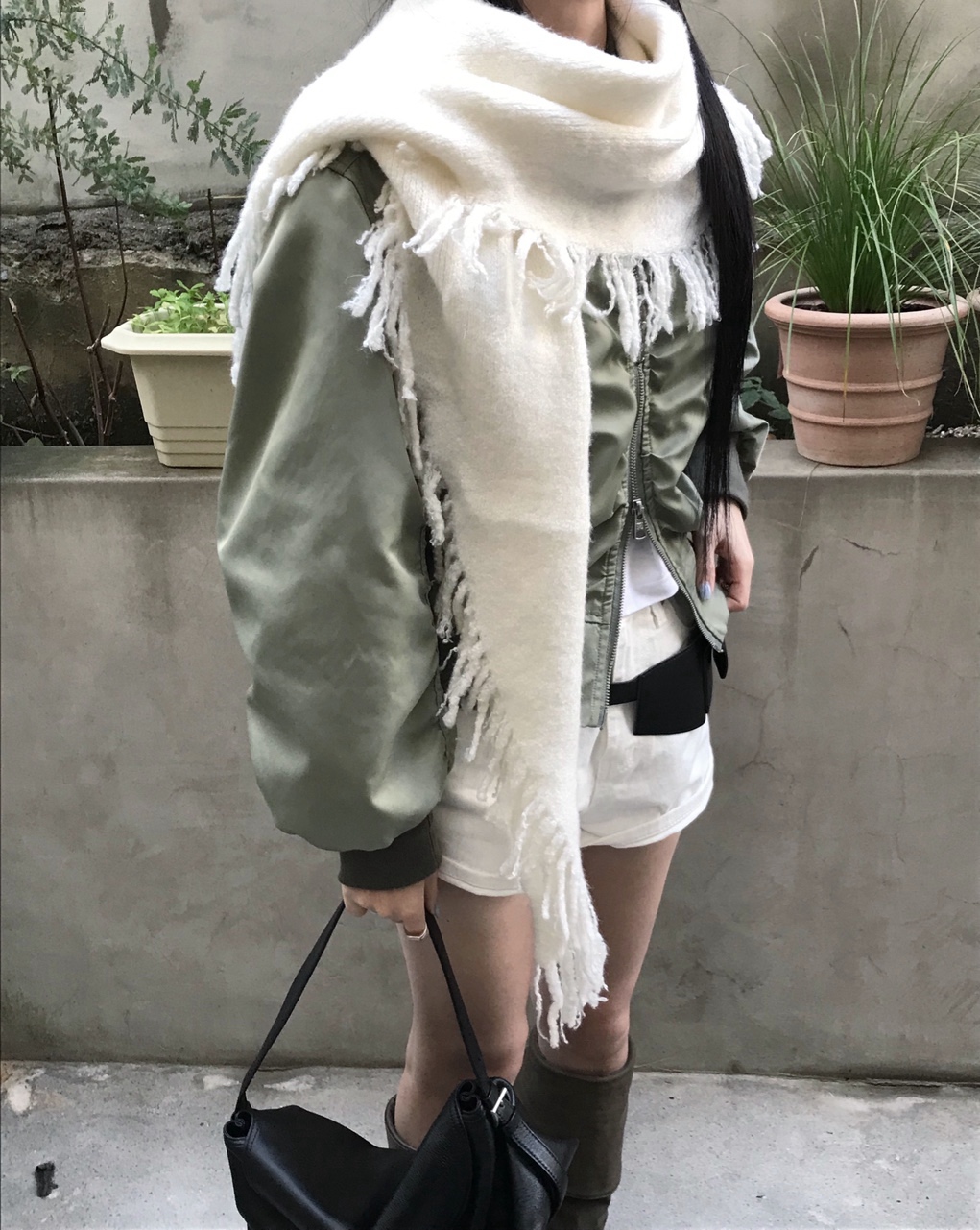 Fringe triangle shawl muffler