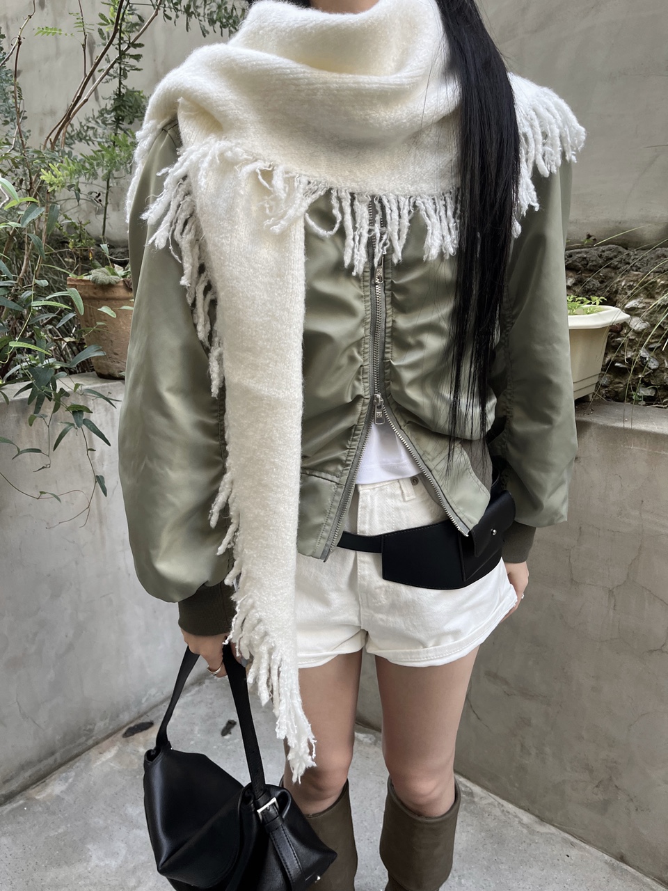 Fringe triangle shawl muffler
